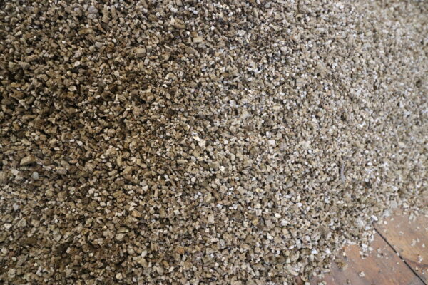 Vermiculit medium 0,6-5 mm 100 L / 10 kg prisen er pr. pose