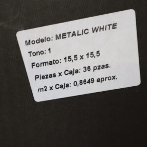 Glaseret flise METALIC WHITE 15x15cm