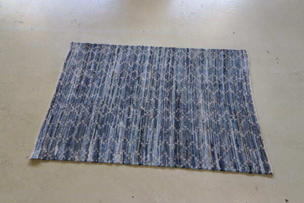 Bæredygtigt tæppe model 2. 120x180 cm