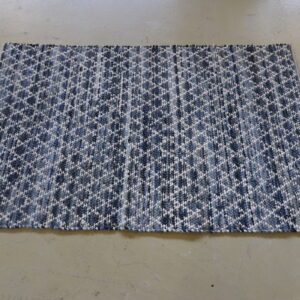 Bæredygtigt tæppe model 3. 120x180 cm